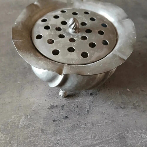 Portagioie in peltro battuto a mano